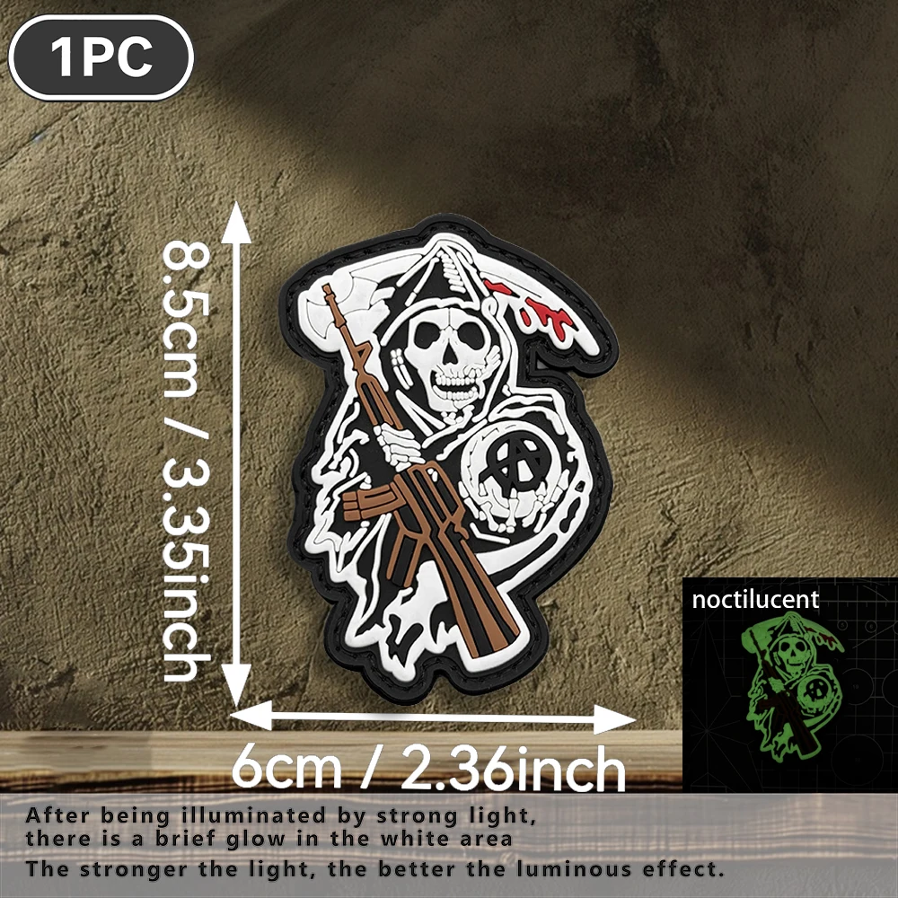 Dark Skull Line Drawing Luminous Alien-Shaped Emblem Badge, 2D Flat Pvc Material, Magic Tape Patch, Free Backing Material, Optional Sizes, 1Pc/2Pcs/3Pcs, Layered 3D Embossed Edge, Not Easy to Come Off, Functional Jacket Personalized Decoration Accessory