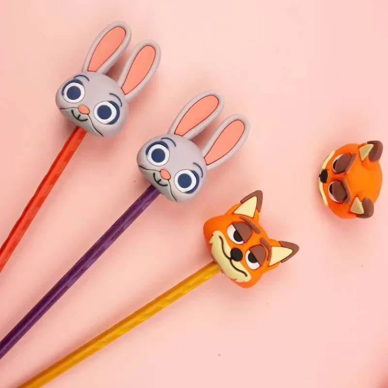 2 قطعة ديزني Zootopia مبراة قلم رصاص نيك وايلد جوديث لافيرن هوبس الكرتون براية أقلام اللوازم المدرسية جائزة الهدايا