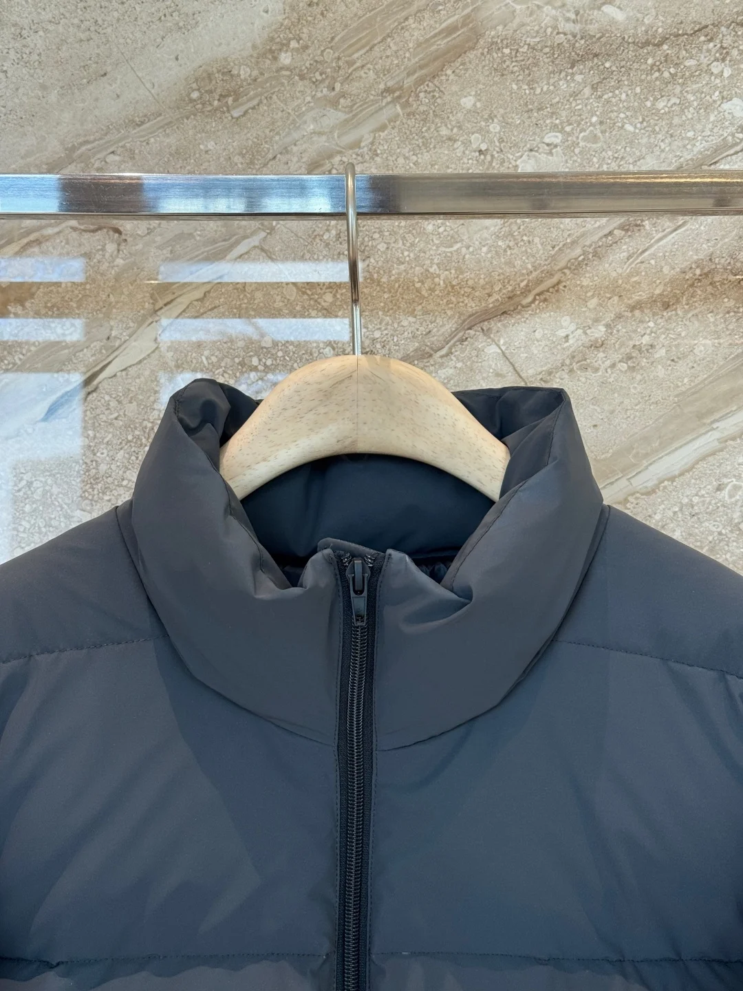 New 2026 Women Dark Gradient Color Short Down Jacket Waterproof Windproof Warm Duck Feather Winter Coats