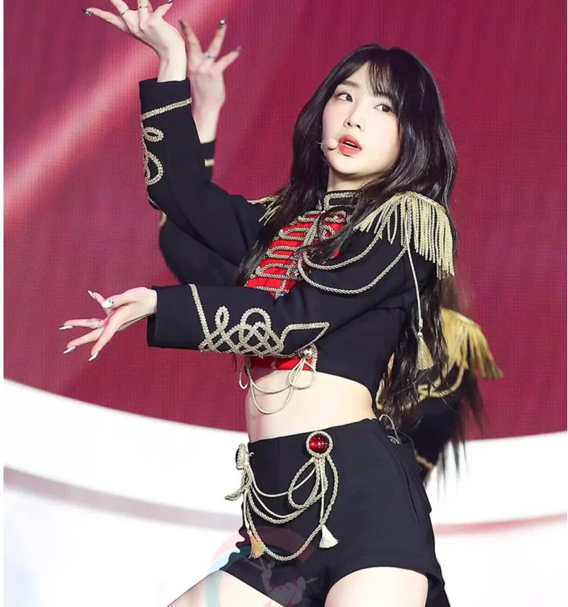 

Girl group jazz dance costume dance performance