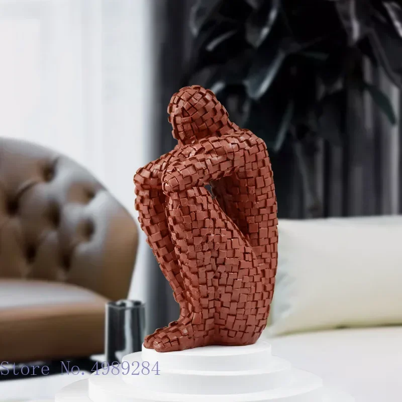 2026 Unique Resin Abstract Figure Statue Mosaic Character Model Sculpture Geometry Uneven Tuck Thinker Golden Man Resin Crafts O
