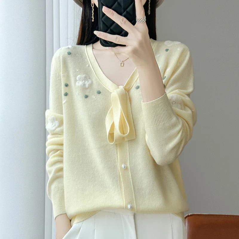 

Fall/Winter New Women's 100% Pure Wool Knitted Cardigan V-neck Sweet Embroidered Flower Sweater Top