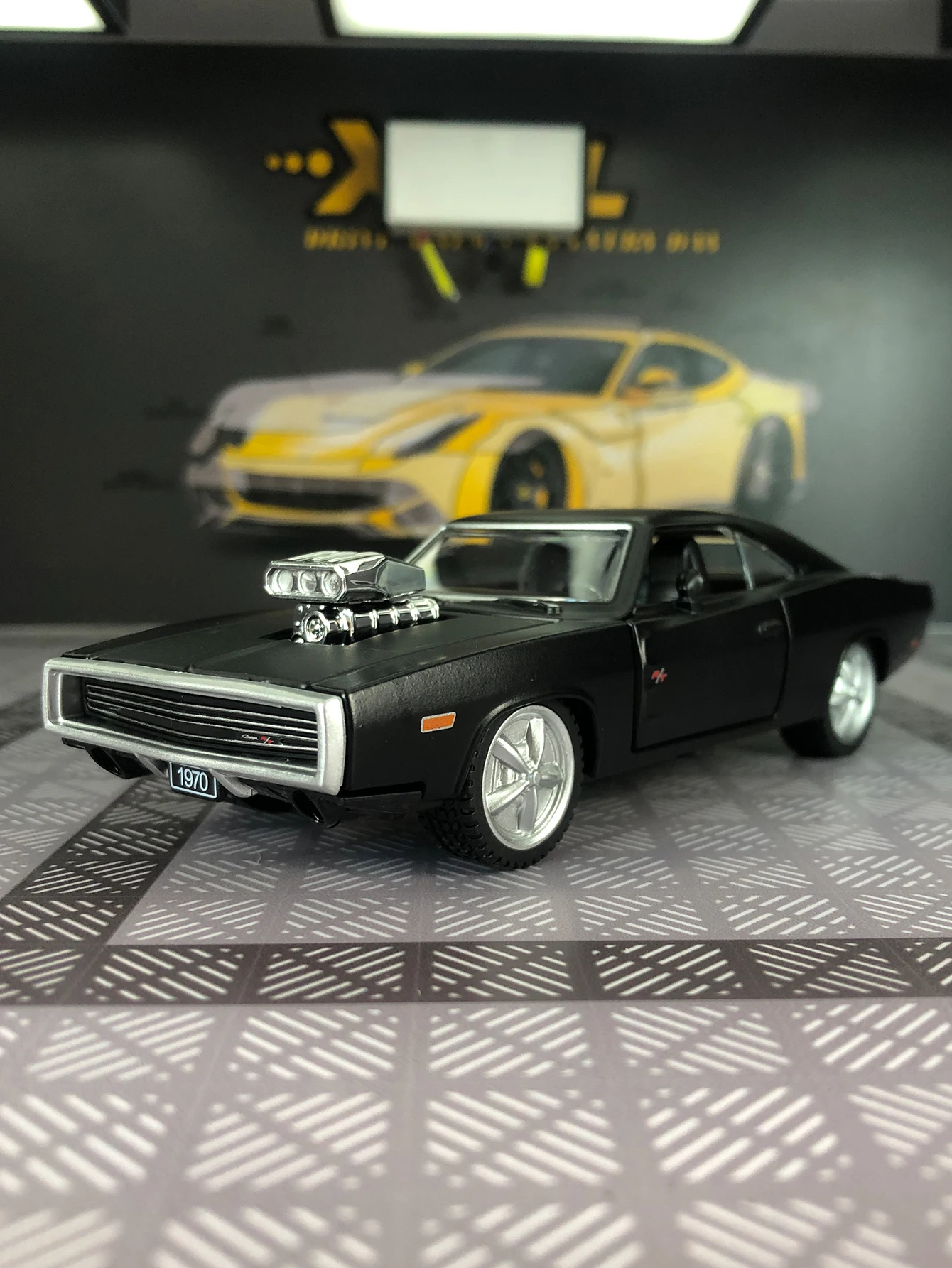Rastar 1:36 simulação liga de zinco carregador de cunha RT 1970 modelo de carro, ornamento estático, carro de presente colecionável de metal