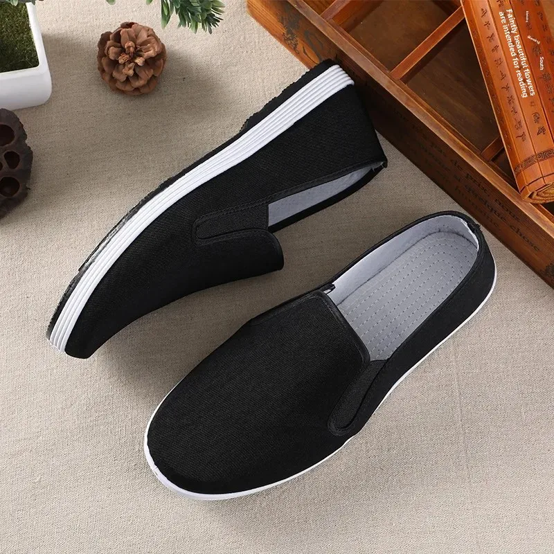 بكين أحذية القماش الرجالية نمط جديد أحذية العمل المطاط وحيد القماش الأسود أحذية خطوة واحدة أحذية العمل تنفس جولة تو عارضة Sho