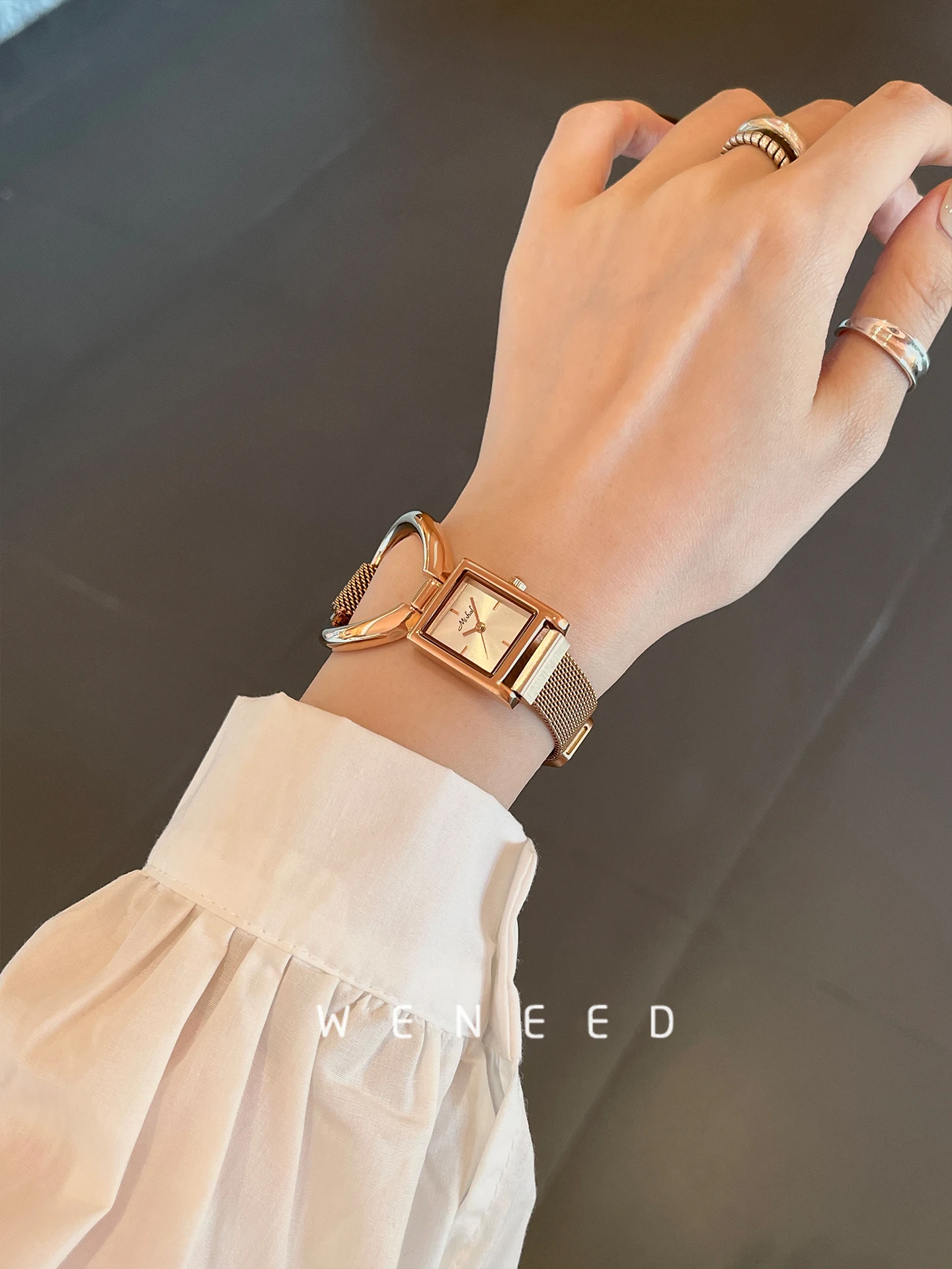 ساعة نسائية فاخرة مربعة الشكل، تصميم جديد 2026، ساعة نسائية بحزام من الفولاذ المقاوم للصدأ، ساعة عالية الجودة. #3