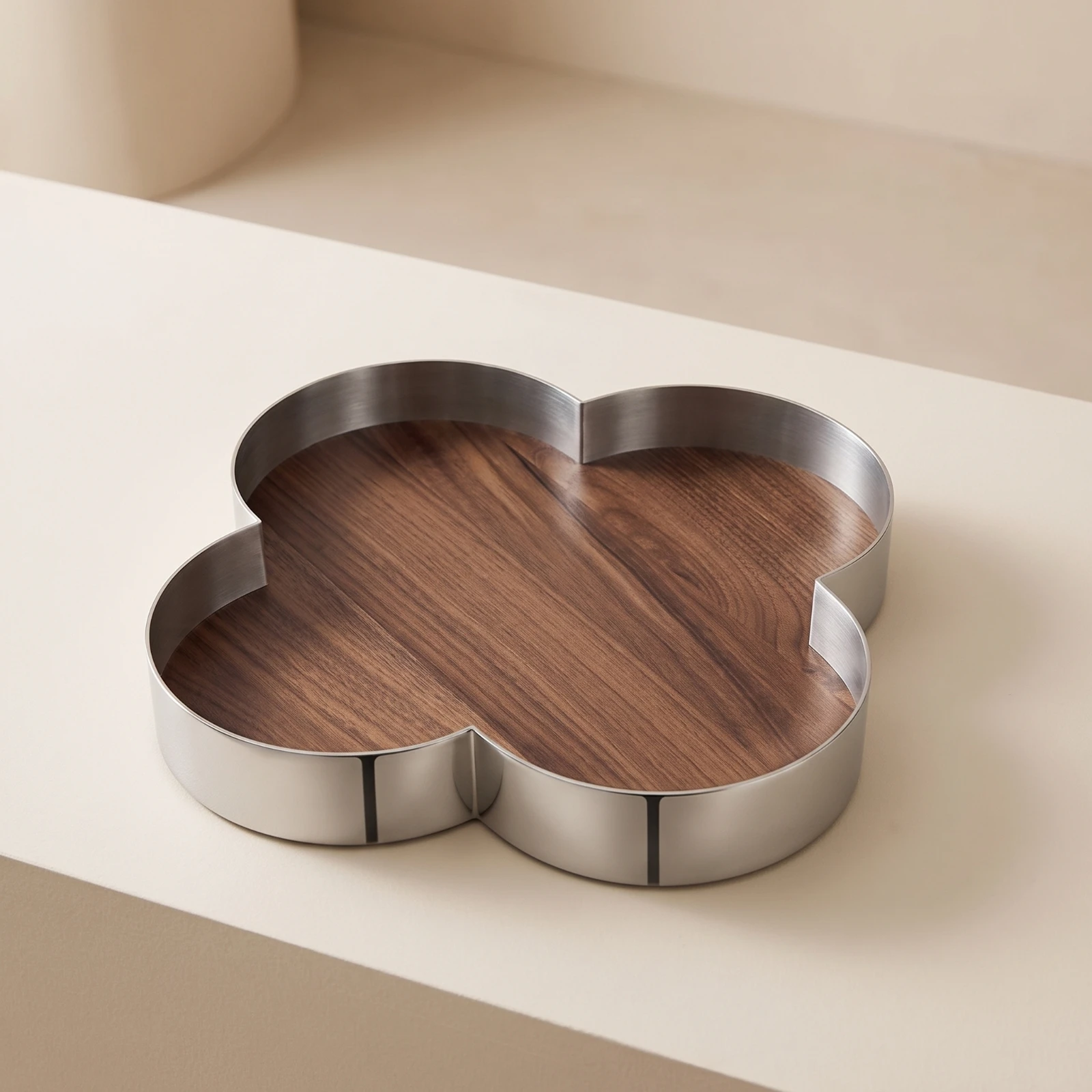 Clover-Shaped Tray Shallow Tray with Metal Rim Long-Lasting Minimalist for Coffee Table, Entryway