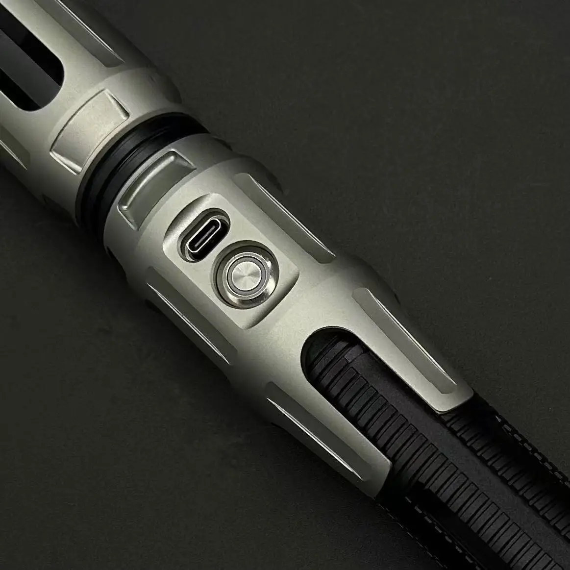 XT3 Lightsaber Neopixel Sensitive Smooth Swing โลหะ Heavy Dueling RGB Pixel ของเล่นคอสเพลย์เกมภาพยนตร์ Prop