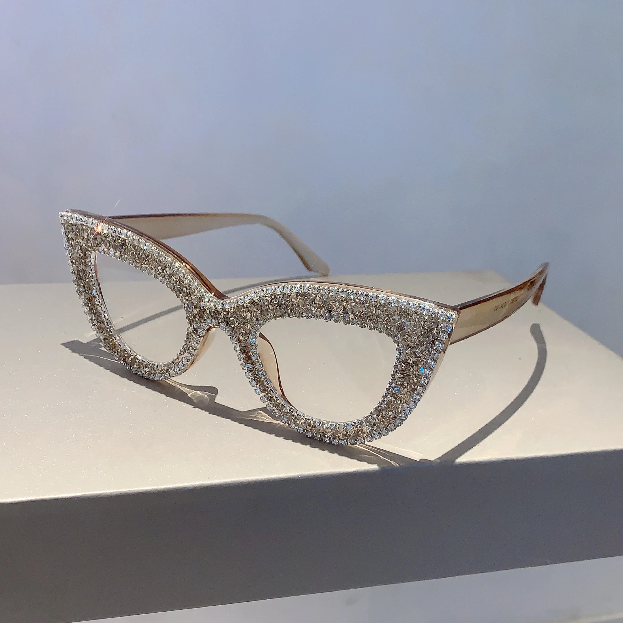 KAMMPT okulary przeciwsłoneczne kocie oczy 2024 nowe eleganckie dżetów podróżne odcienie dla kobiet modne luksusowe marki projektant kobiece okulary przeciwsłoneczne — zdjęcie 5