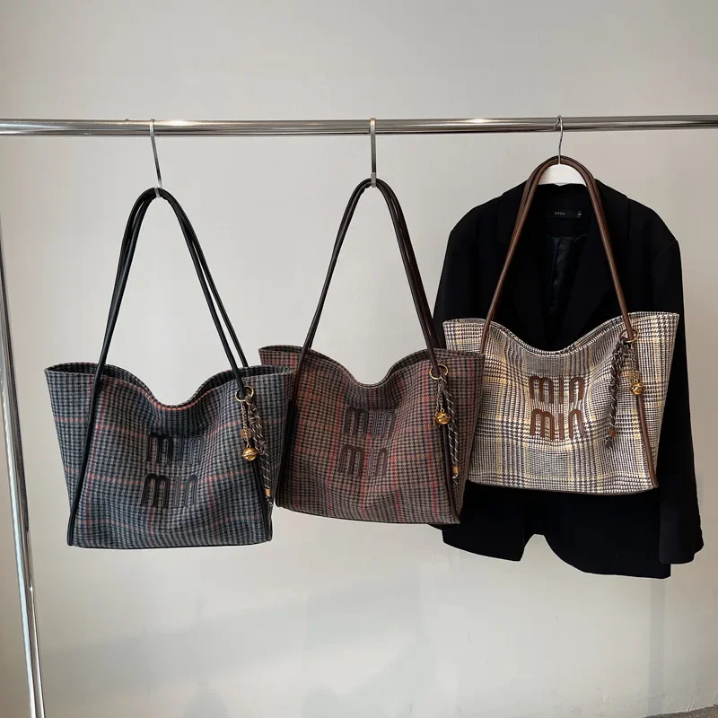 

2025 Latest Women's Premium Checkered Pattern Tote Bag Large Capacity Multi-Functional Shoulder Bag for Work & Shopping