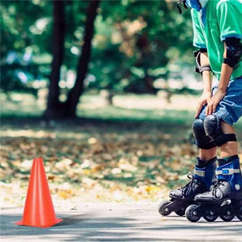 Y49A-30 Buah Kerucut Olahraga 9 Inci, Kerucut Latihan Sepak Bola Kerucut Plastik untuk Latihan Sepak Bola Basket Aktivitas Dalam Ruangan Luar Ruangan