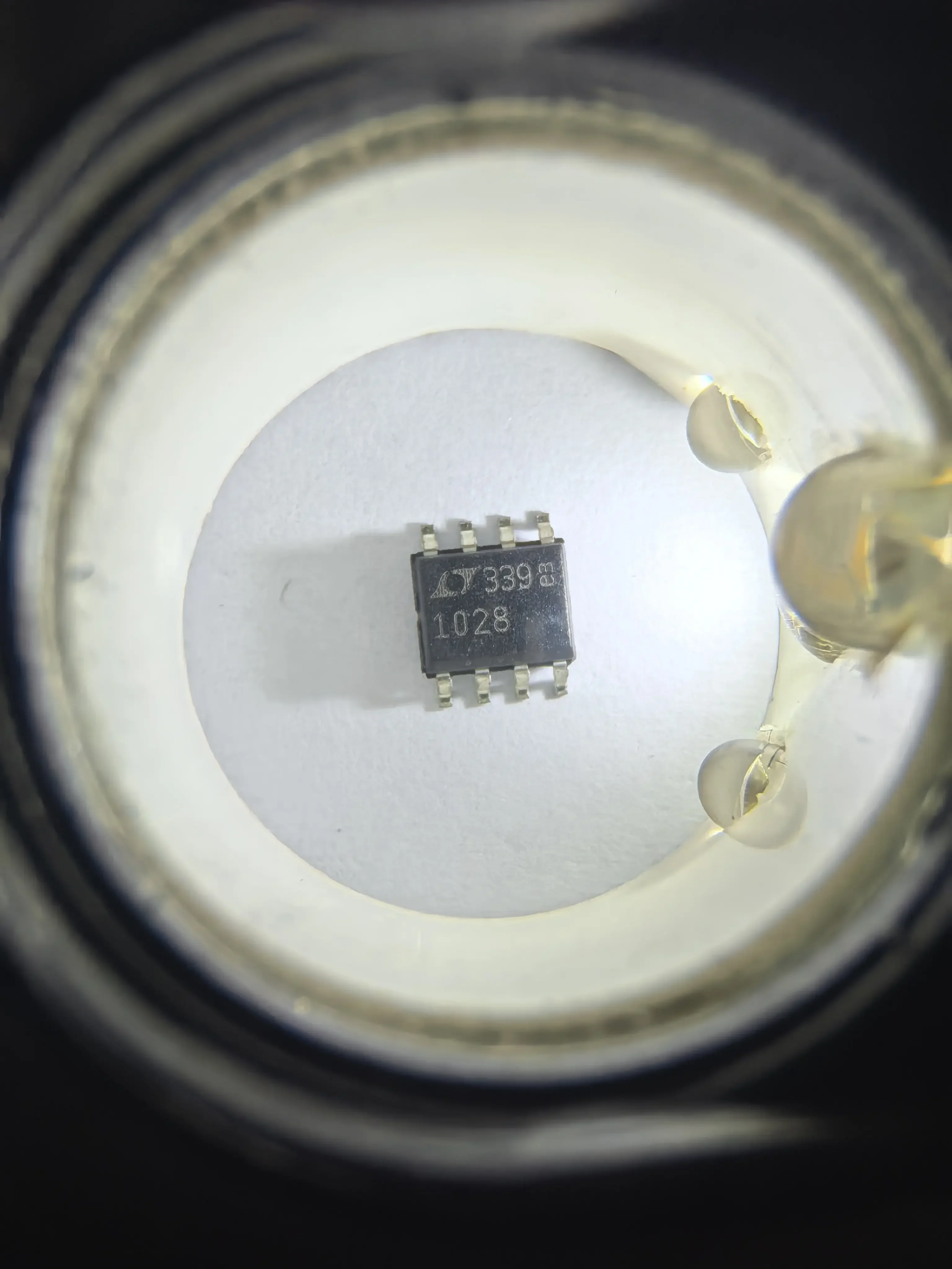 LT1028ACN8 LT1028CN8 LT1028CSW LT1028CS8 LT1028 - Ultra Low Noise Precision High Speed Op Amps