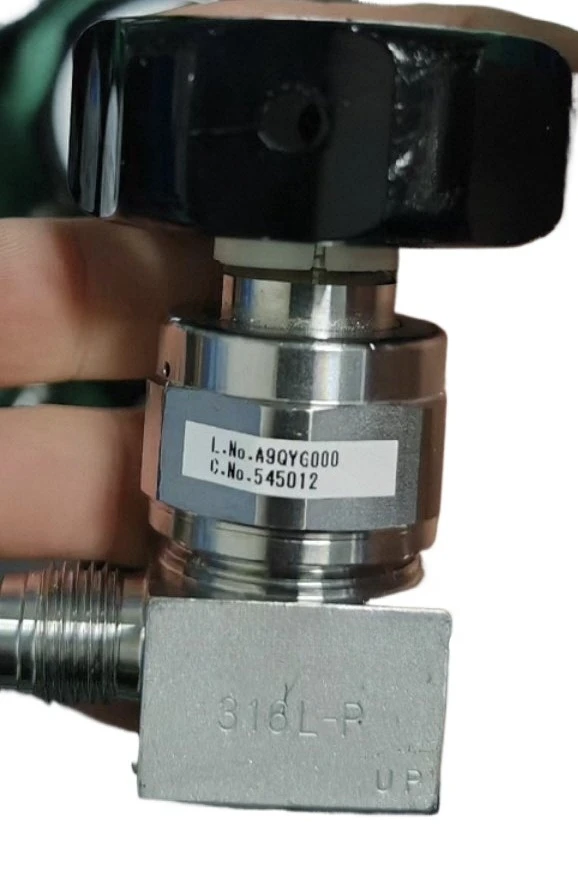 Used 210K Diaphragm Valve 1/4 VCR Male Fitting 316L Stainless Steel Gas Control Valve
