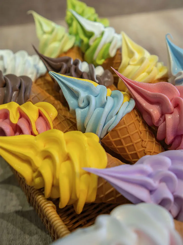 7 inches Simulation Ice Cream Model Realistic Artificial Ice Cream Cone Fake Food Dessert Shop Window Display Model Photo Props