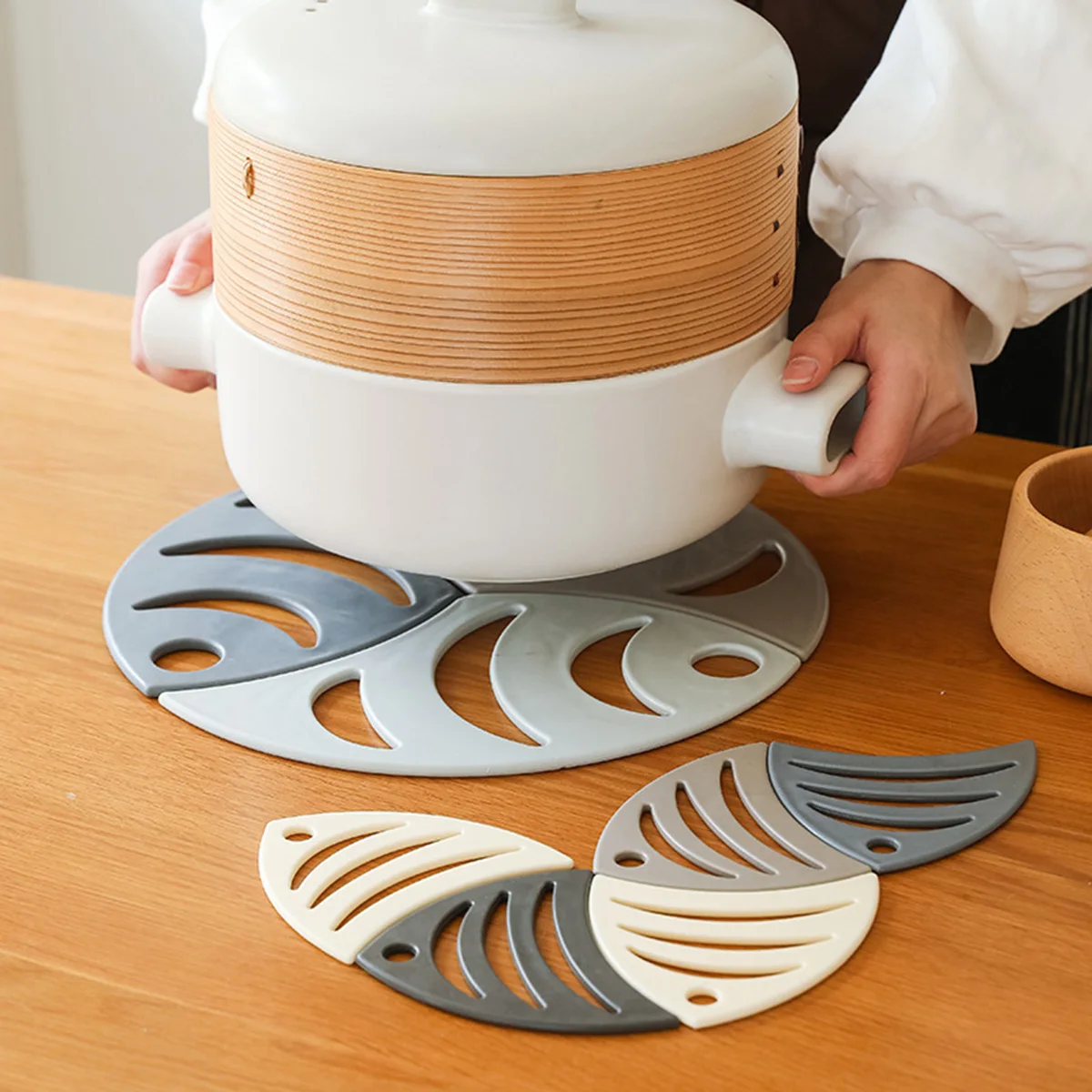 

5Pcs Cartoon Fish Silicone Heat-Resistant Non-Slip Pot Mat Placemat Tableware Pad Kitchen Supplies Dining Table Mat