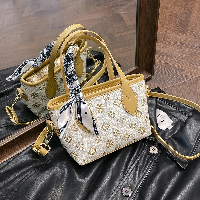 

New Style Casual Crossbody Bag - Unique Niche Trendy High-End Exquisite Versatile Design for Women's Fashionable Sweet Retro Use