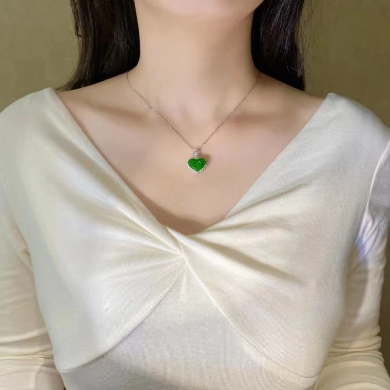 Natural Hotan Jade heart-shaped pendant clavicle chain classic temperament exquisite necklaces banquet New in jewelry