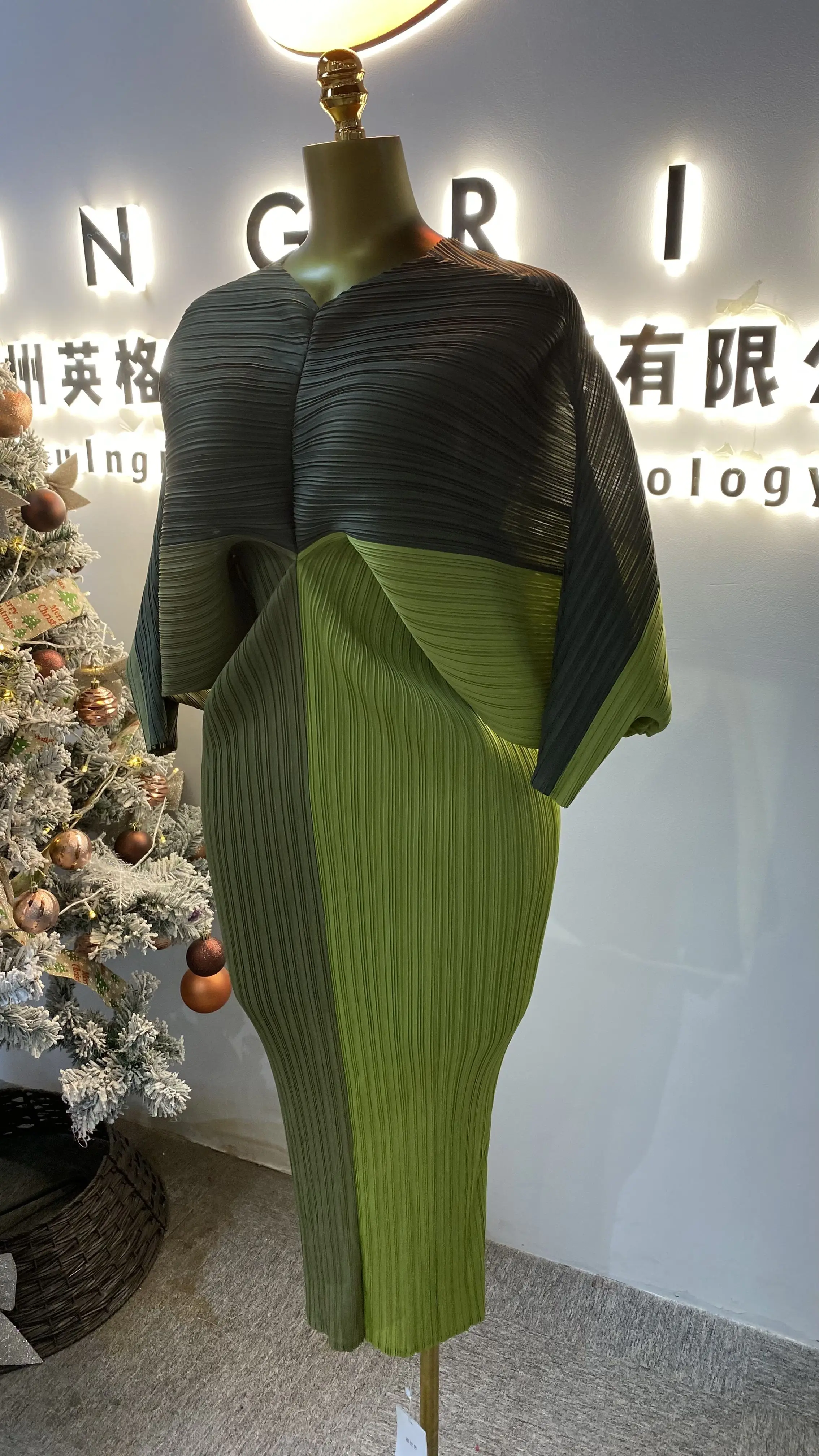 حار 2025 الخريف نمط جديد الأكثر مبيعا الخامس الرقبة Batwing كم فستان مُزين بطباعة-GZXX086 #2