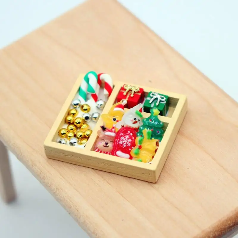 1 مجموعة دمية محاكاة هدية الكريسماس صندوق الحلوى نموذج ملون صندوق عيد الميلاد الحلي مصغرة بيت الدمية اكسسوارات الديكور