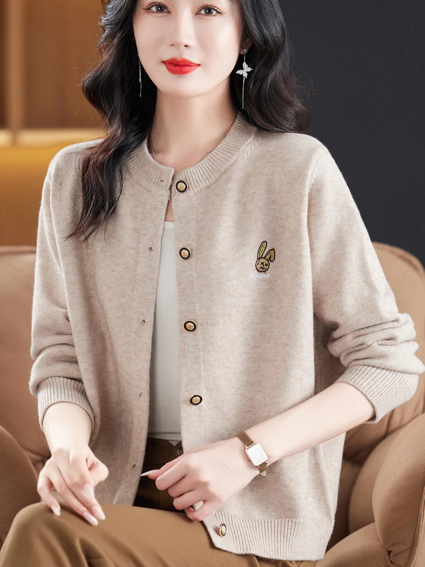

Faionable round Ne Woolen Knitted Cardigan for Young Mothers Spring Autumn New Sle Ladies Outerwear Loose Fit Regular S...