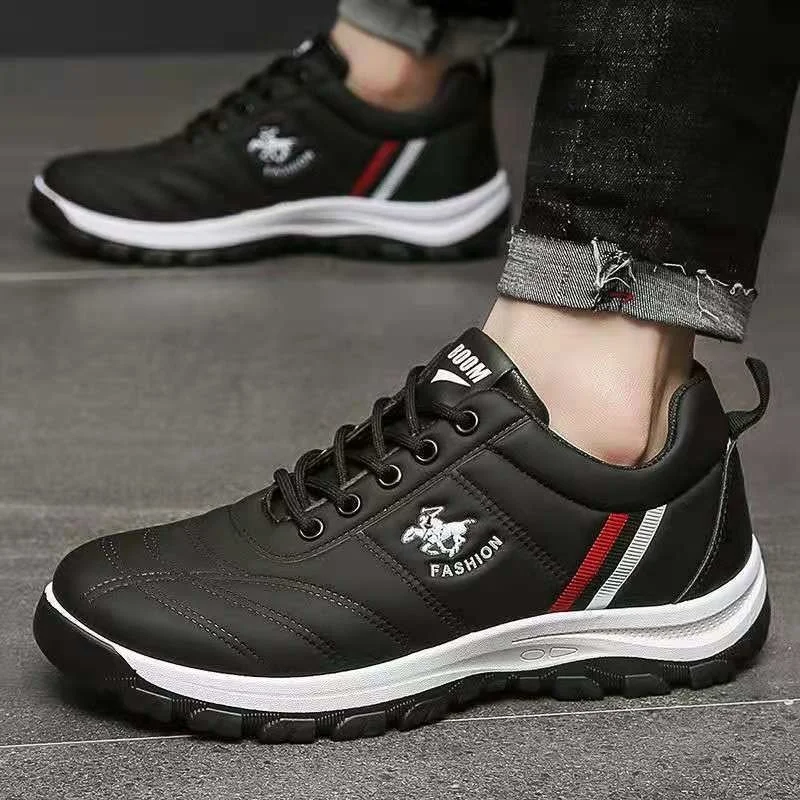 Zapatillas de deporte de cuero negro para hombre, zapatos informales con cuñas, vulcanizados, novedad de primavera y otoño, 2023