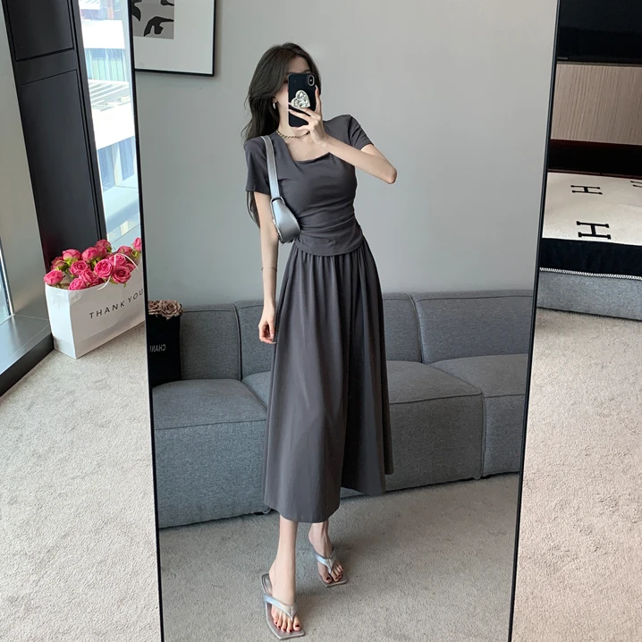 

2024 Women's Summer New Skirt Suits Female Short-sleeved Slim T-shirt + Long A-line Skirts Ladies Casual Two Piece Sets Z204