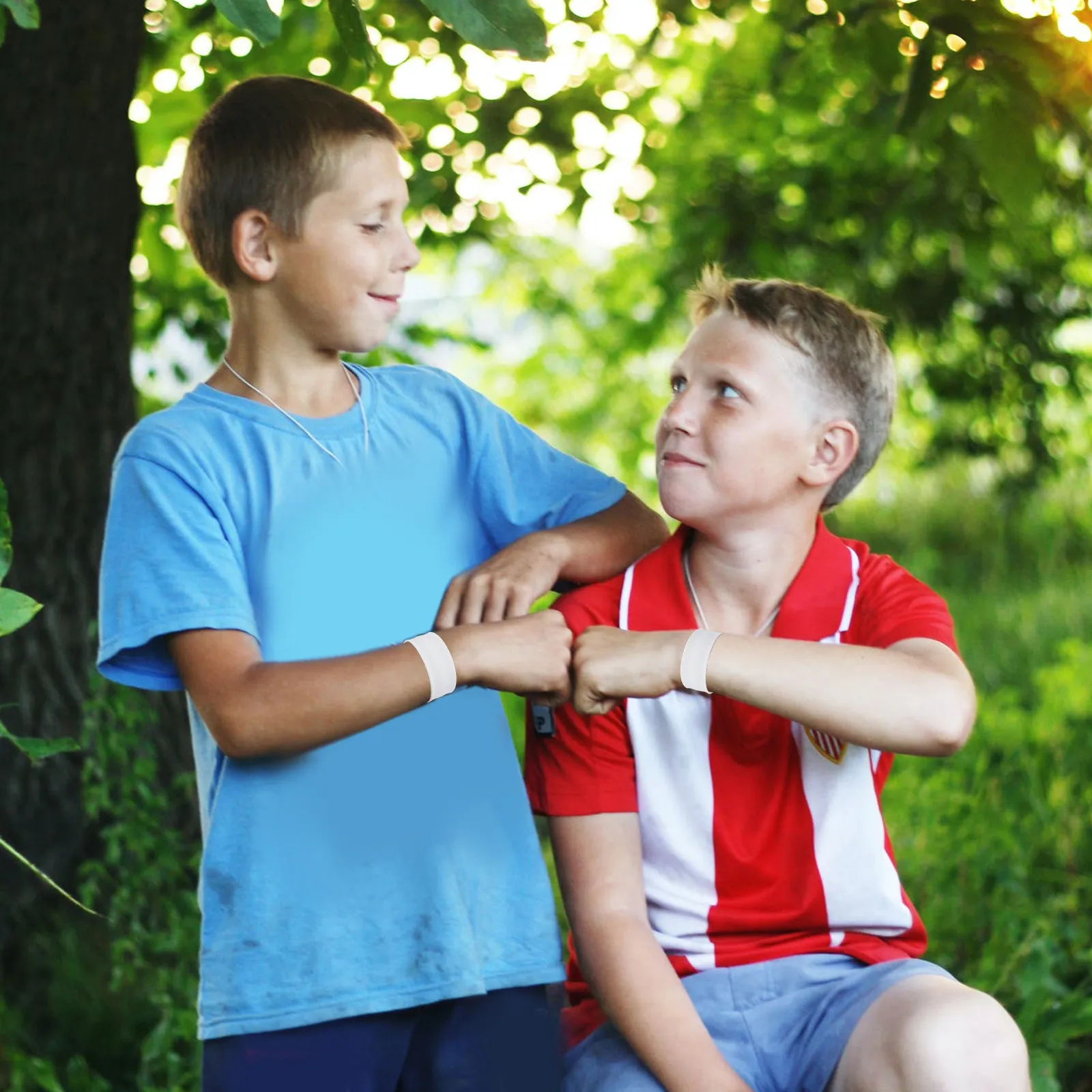 

Набор из 18 браслетов-хлопушек для детей: яркие, меняющие цвет, из безопасного силикона. Идеальный подарок для мальчиков и девочек на вечеринку.