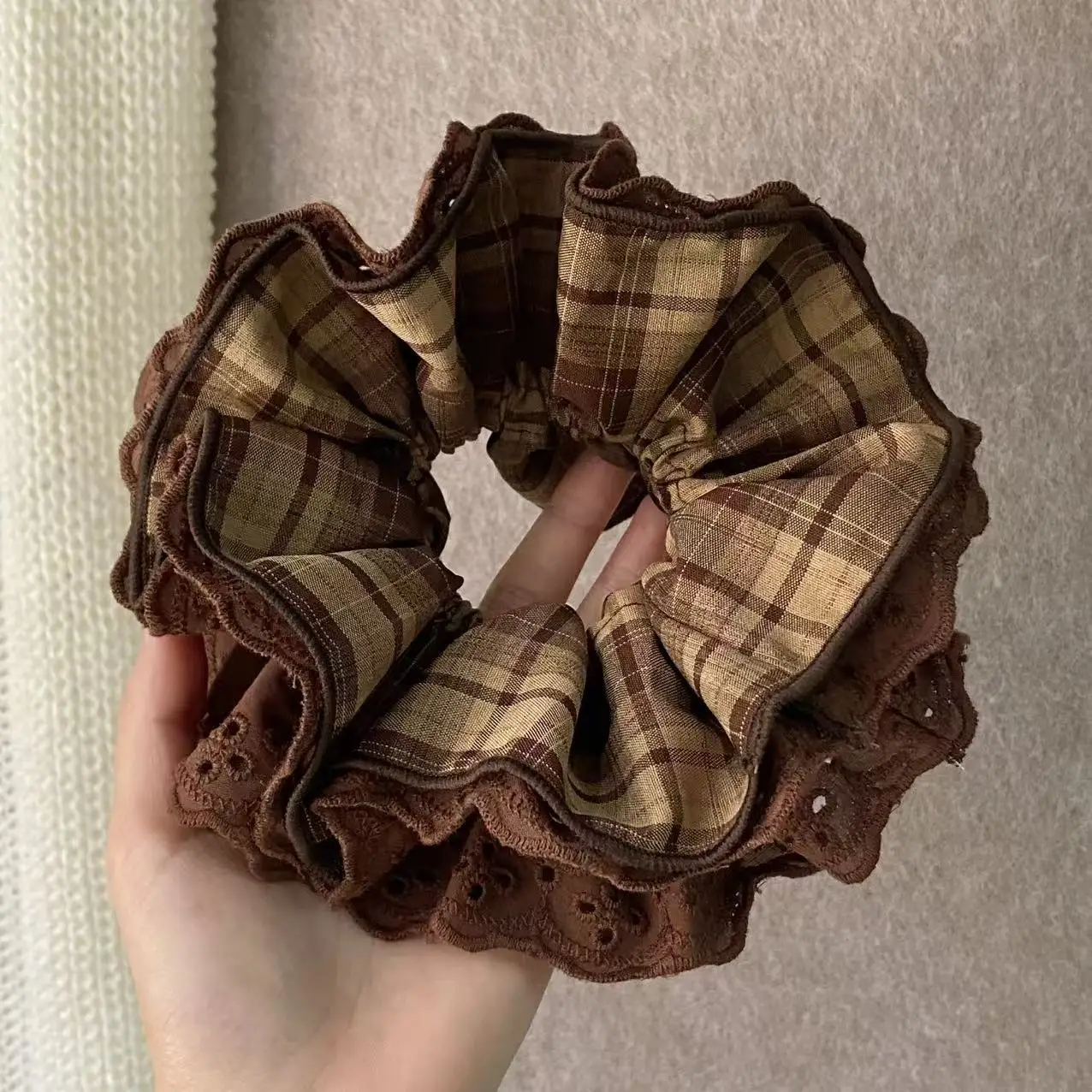 1PCPlaid Lace Scrunchie Vintage Brown Ruffled Double-layer Fabric Hair Tie Elegant Hair Accessory For Women Girl Daily Party Use