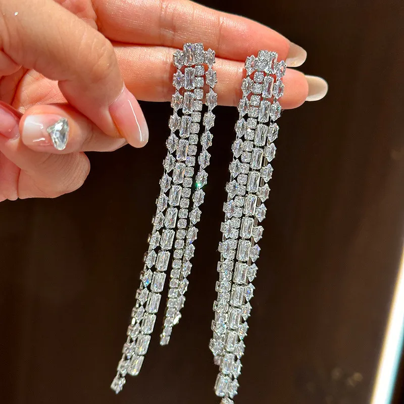 

New Fashionable Fringed Zircon Long Earrings