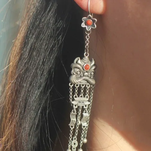 Chinese Style Oriental Lion Awakening Vintage Tassel Earrings Ancient Fashion Earrings Versatile Earhook Advanced Ear Jewelry