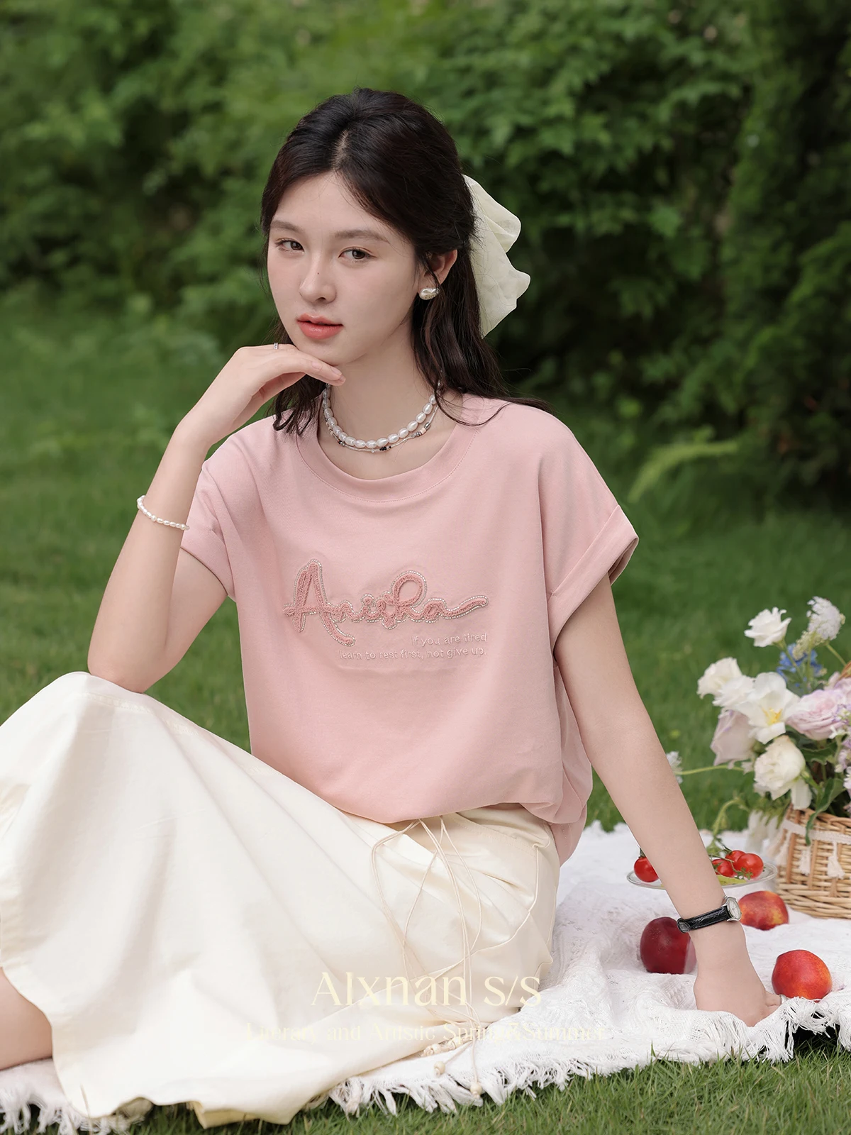 

ALXNAN Women's Letter Print Crew Neck T-shirts Summer 2024 New Short Sleeve Tees Casual Loose Beading Everyday Tops Women L37125