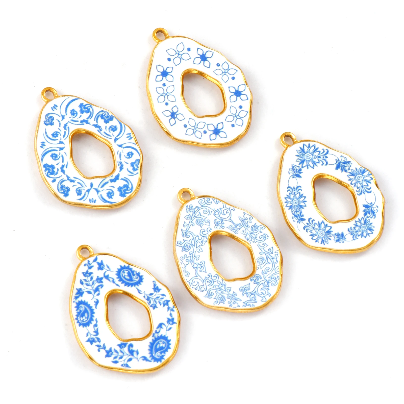 2 Stück unregelmäßige Anhänger aus 304 Edelstahl mit blauer Blumenverzierung, blau-weißem Porzellan-Druck, geometrisch, DIY-Zubehör für Frauen, 3,5x2,5 cm – Detail 6
