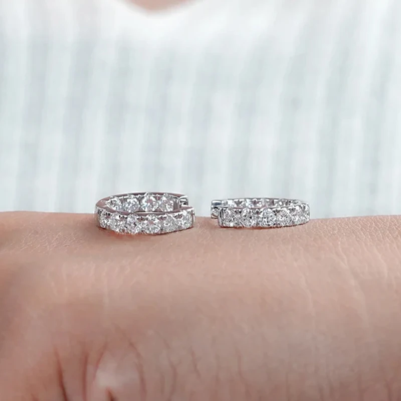 Lnkry Pavé-Set 3mm Moissanit-Ohrringe 14k Vergoldete Labor-Diamant Huggie-Ohrringe für Frauen Geprüfte Ohrschmuck-Geschenkidee – Detail 3