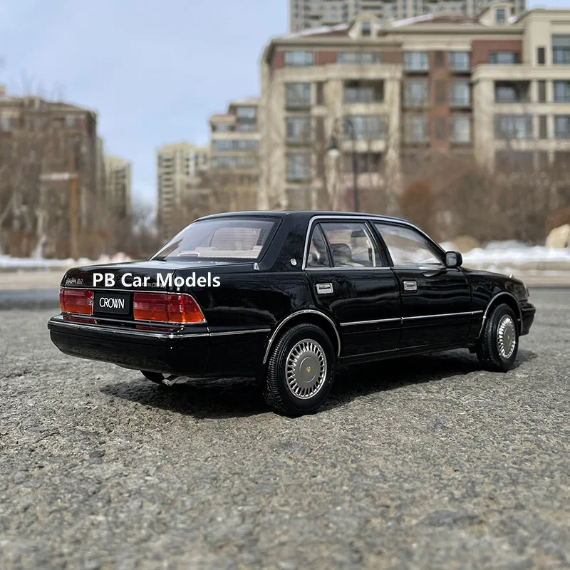 1: 18 KengFai 10th generation simulation car model suitable for Crown 155 CROWN alloy