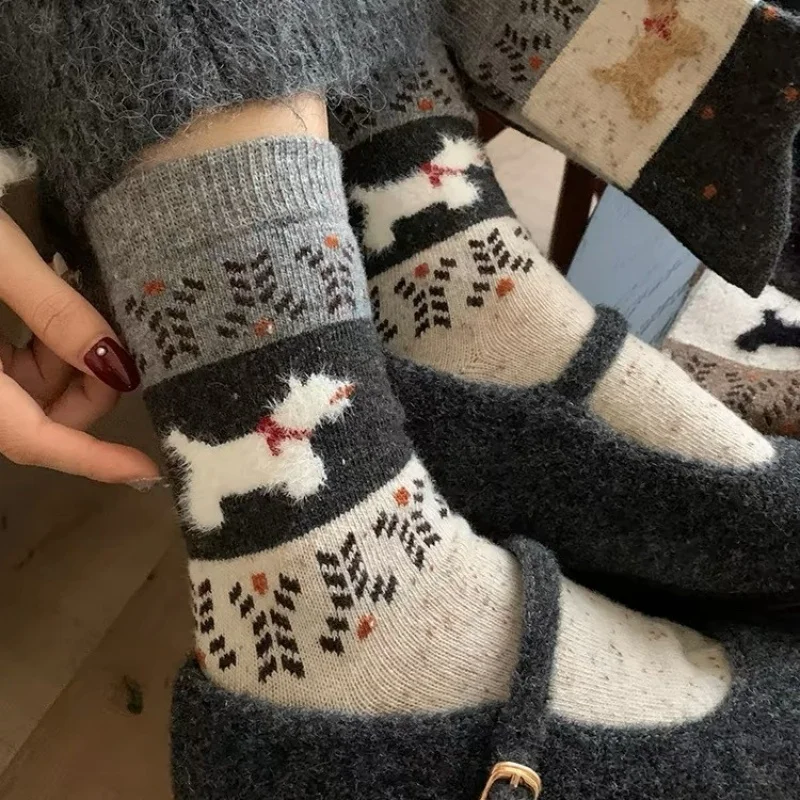 موضة الجوارب الصوفية للنساء الكرتون جرو منتصف العجل الجوارب سميكة وناعمة لخريف شتاء طالب أفخم الدافئة الكاحل دفئا