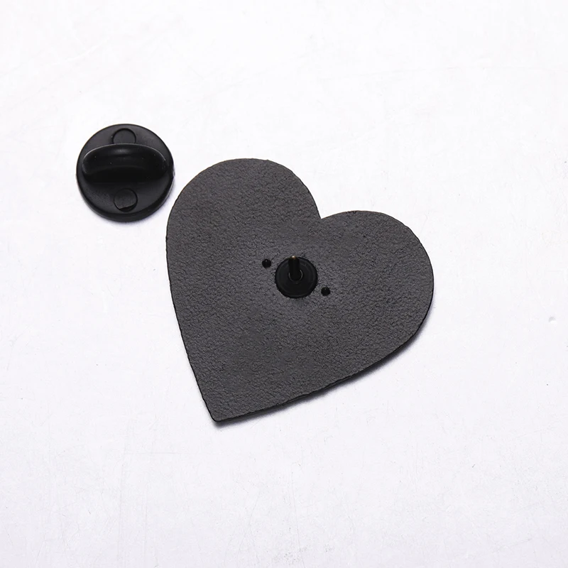 Punk Heart Shape Enamel Pins Custom Skeleton Lovers Ocean Wave Tears Brooches Lapel Badges Funny Jewelry Gift for Kids Friends