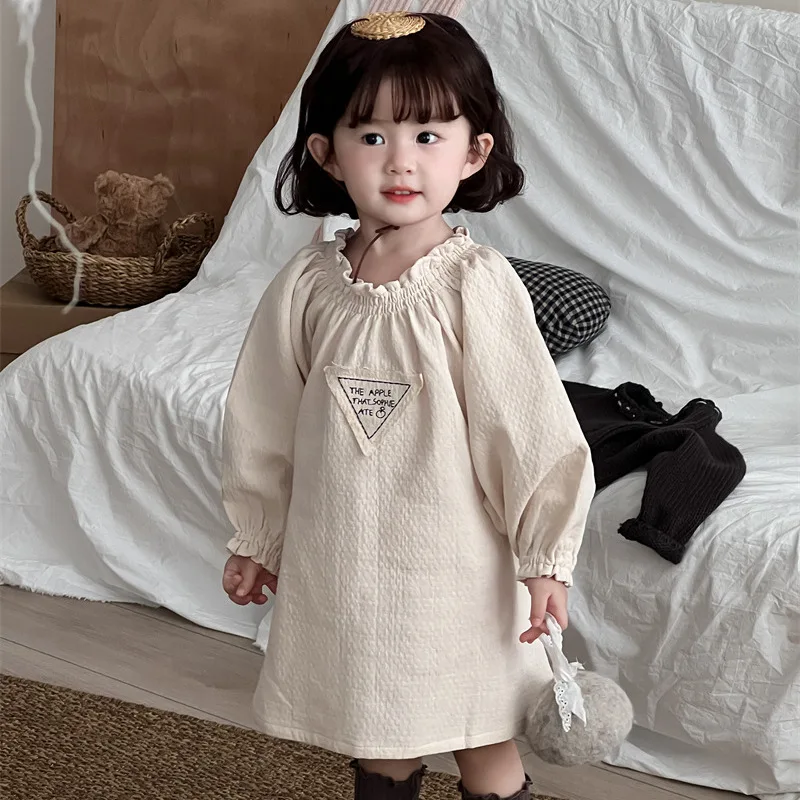 

2024, хлопковая юбка на бретелях в стиле ретро для девочек, осенний новый продукт, корейское детское лоскутное платье с вышивкой