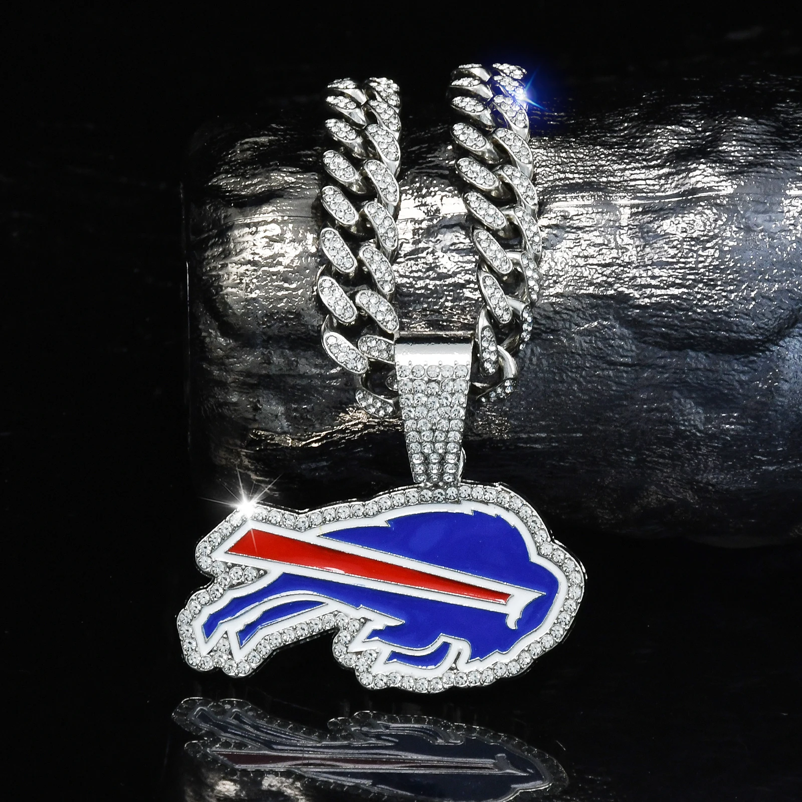 Dark Blue Animal Bulls Pendant Icy Cuban Chain Hot Selling Sport Team Necklace for Mens