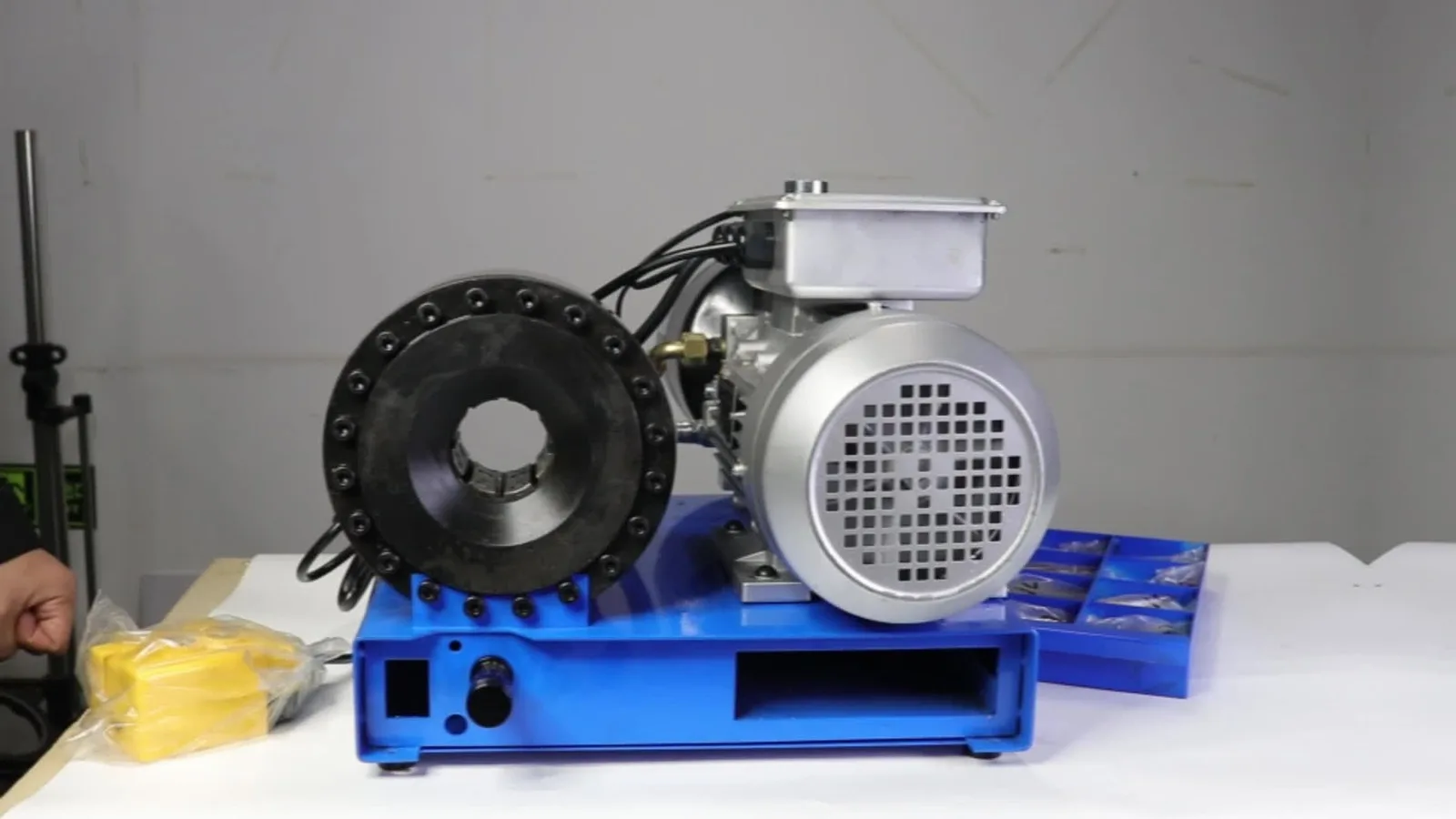 Electric Hydraulic Hose Crimping Machine Automatic Hose Crimper Pipe Shrinking