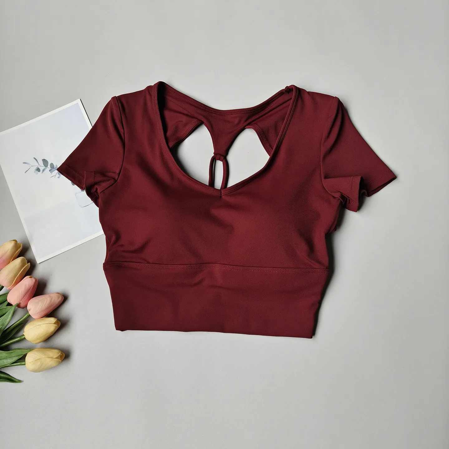 Damen Pilates-Trainings-Fitness-Brustpolster Yoga-Top Schnelltrocknend Atmungsaktiv Sport Kurzarm Hochwertiges Yoga-Shirt – Detail 2