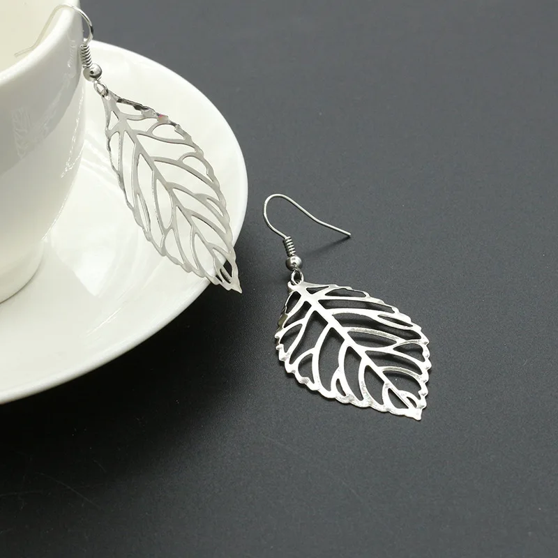 Brief Hollow Out Leaves Drop Earrings for Women Vintage Silver Golden Color Dangle Earrings Hook Jewelry Trendy Ear Accessories