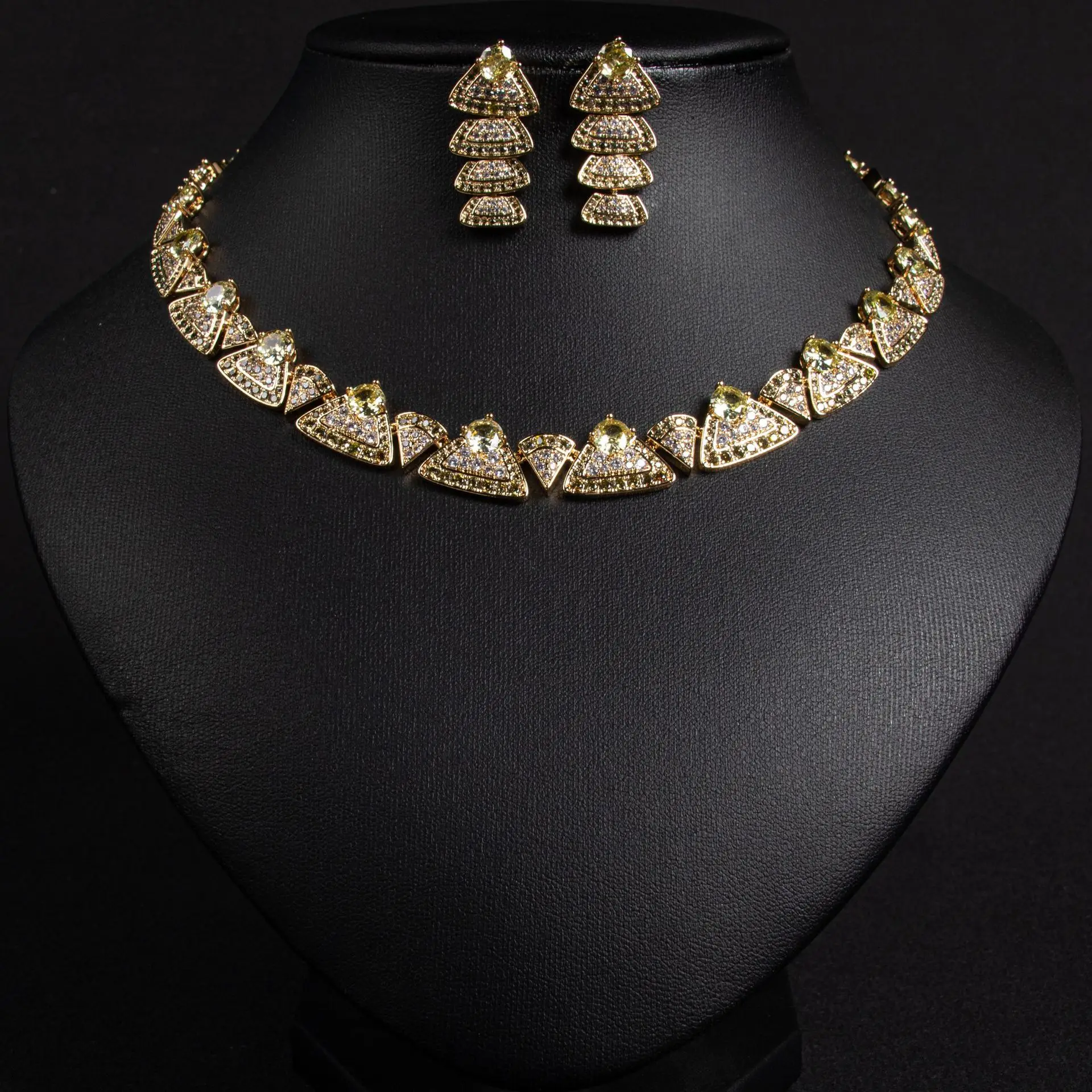 

Light Luxury Fashion Fan Necklace Earrings Summer Hundred Festivals Events Prom Wedding Women's stereoscopic Jewellery Set M-377