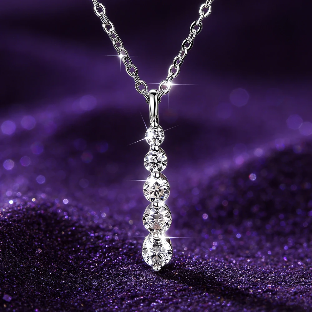 

IOGOU 14k Gold Filled 0.92cttw D Color Round Moissanite Pendant Necklace for Women 5-Stone Bar Collar GRA Certified Jewelry Gift