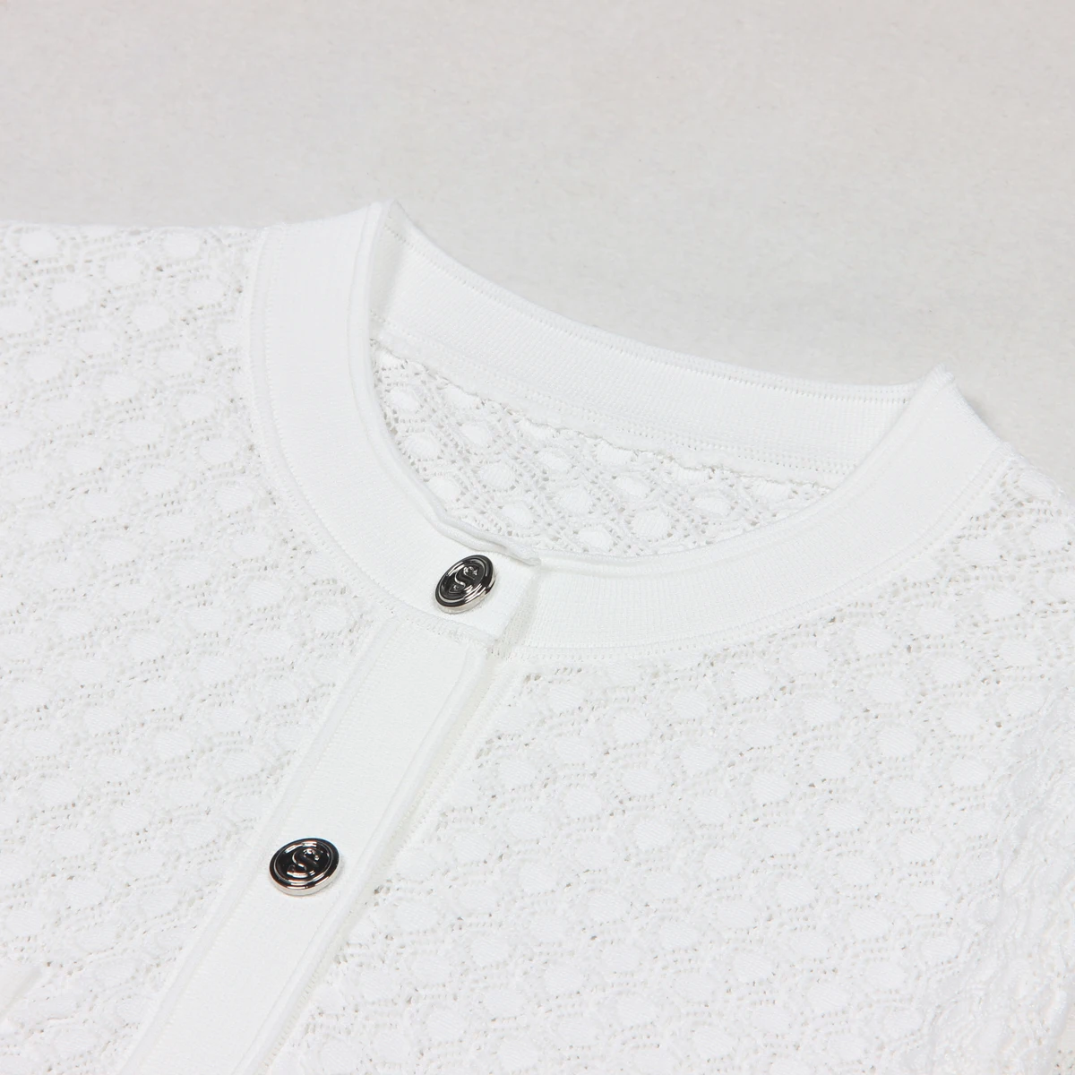 Primavera e outono nova moda de alta qualidade commuter único breasted camisa de malha feminina manga longa em torno do pescoço oco casaco