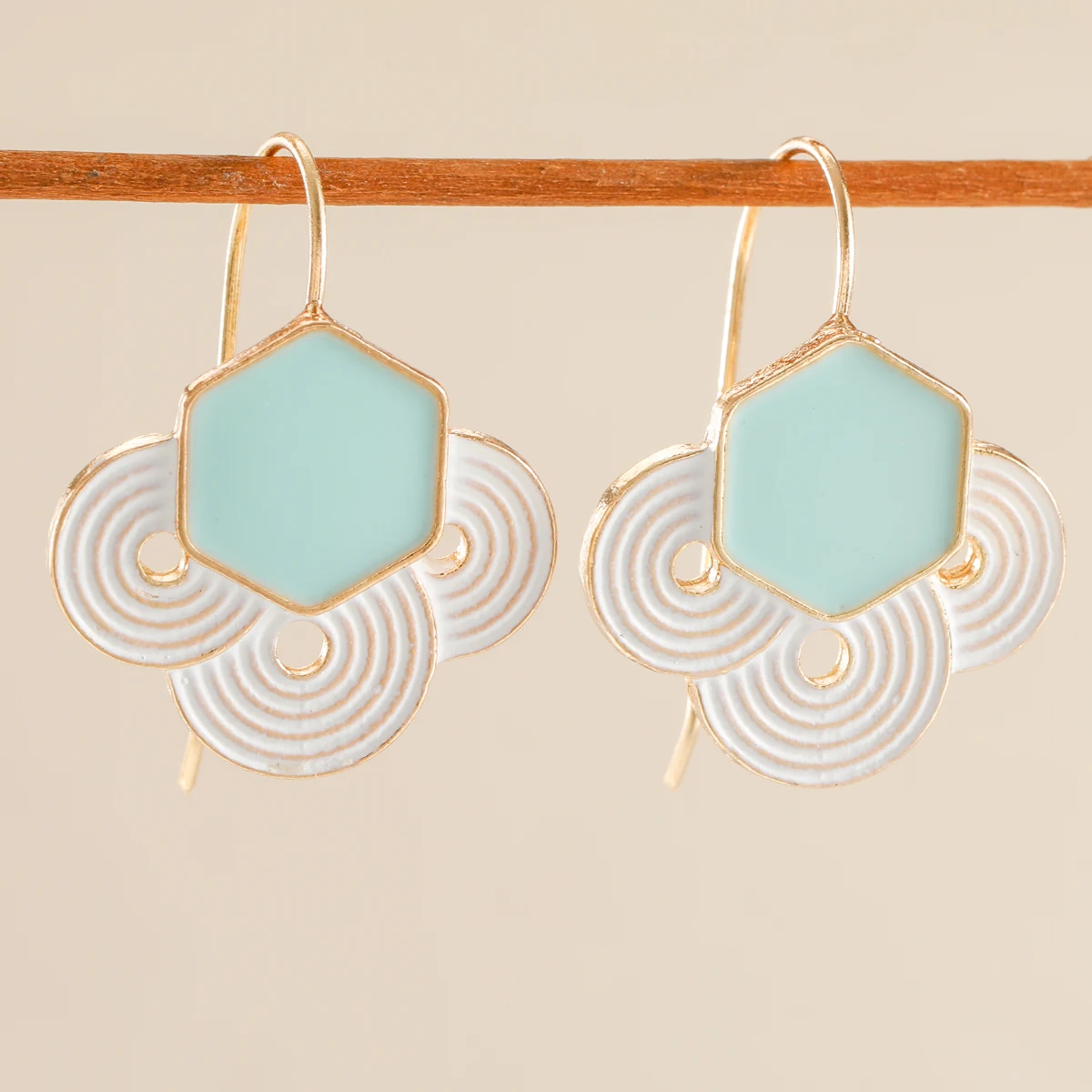 Minimalist Fashion Style Hexagonal Artificial Gem Swirl Craft Women Dangle Earrings For Party And Gathering Matching
