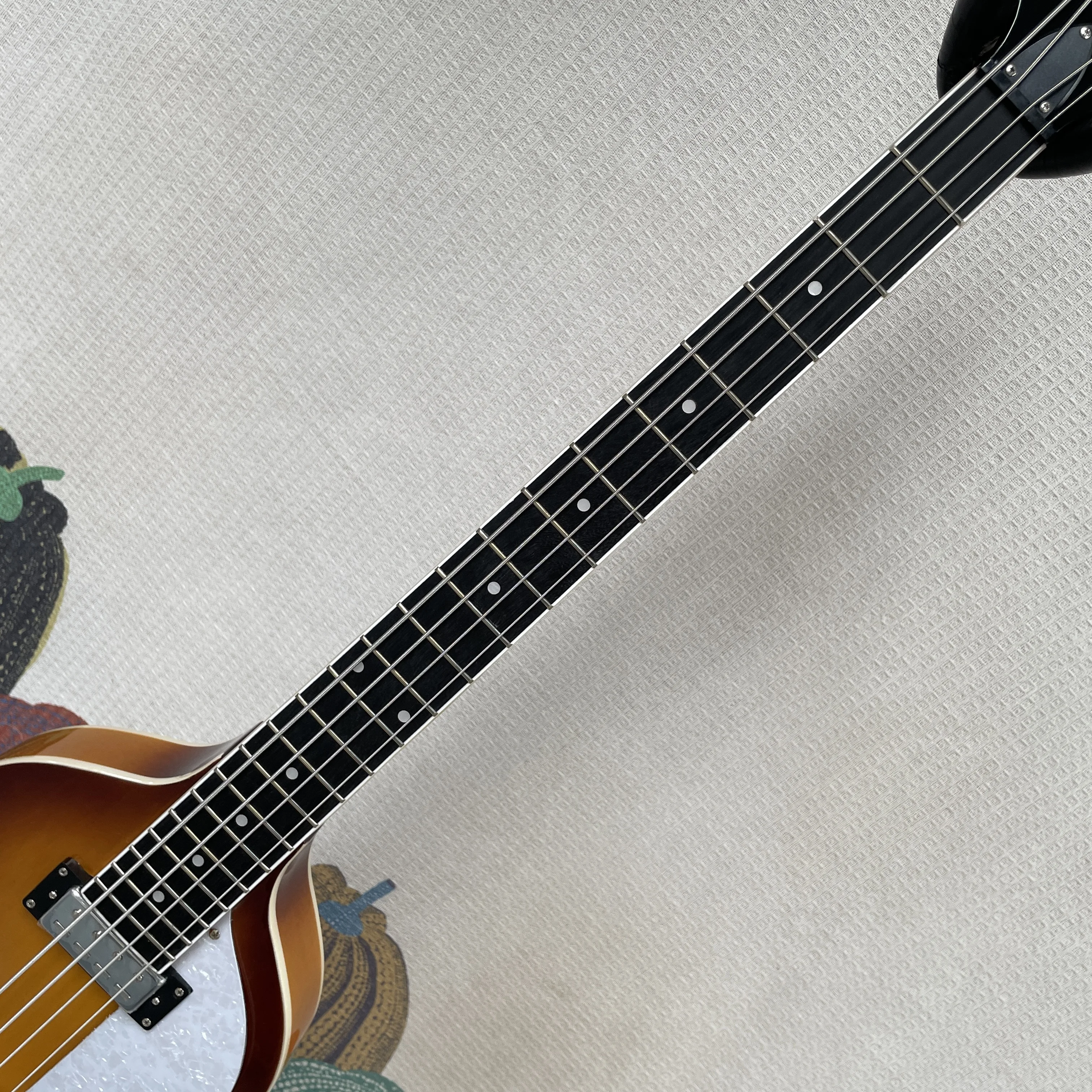 4-string electric bass guitar with classic violin-shaped body and white  pickguard guitars,retro rock stage performance guitarra - view 5