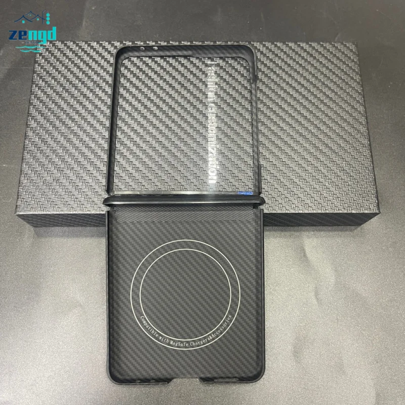 For Samsung Galaxy Z Flip7 Kevlar Carbon Fiber Slim Magnetic Shockproof Case - Reinforced Central Axis Hinge Protection