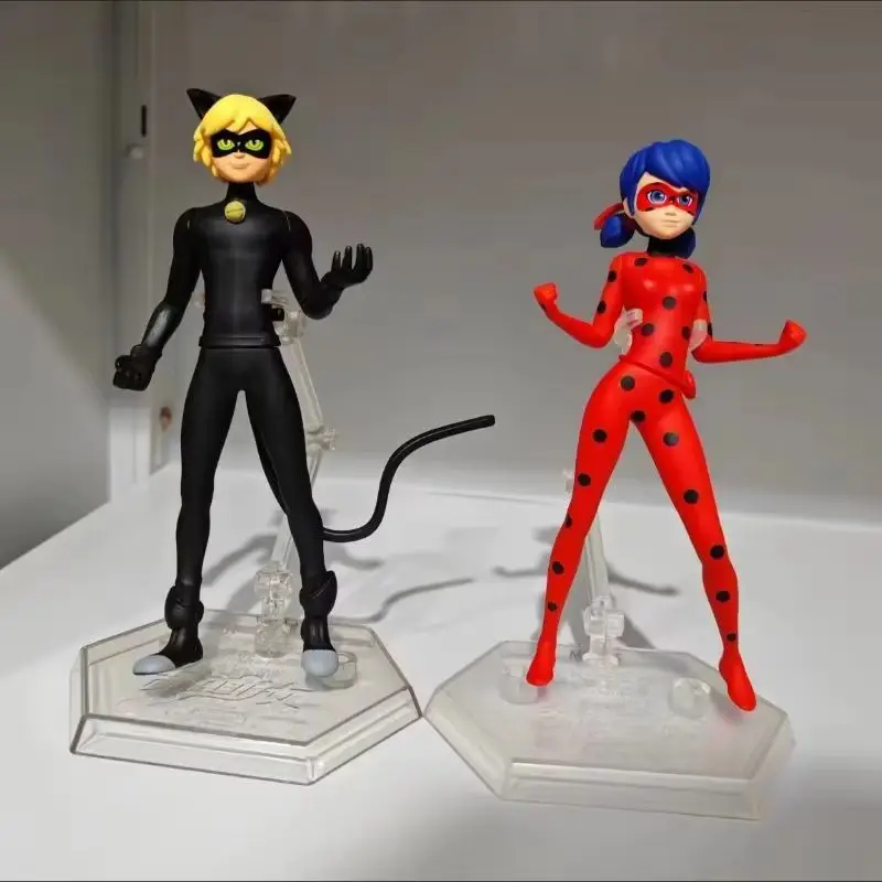 Miraculous Joaninha Blind Box Casuale Anime Action Figure Set Bellissimi giocattoli da collezione per bambini Decorazione di giocattoli per le vacanze
