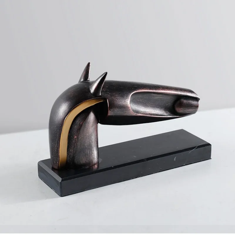Modern creative abstract horse head ornaments Office exhibition hall display wine cabinet entrance decoration crafts