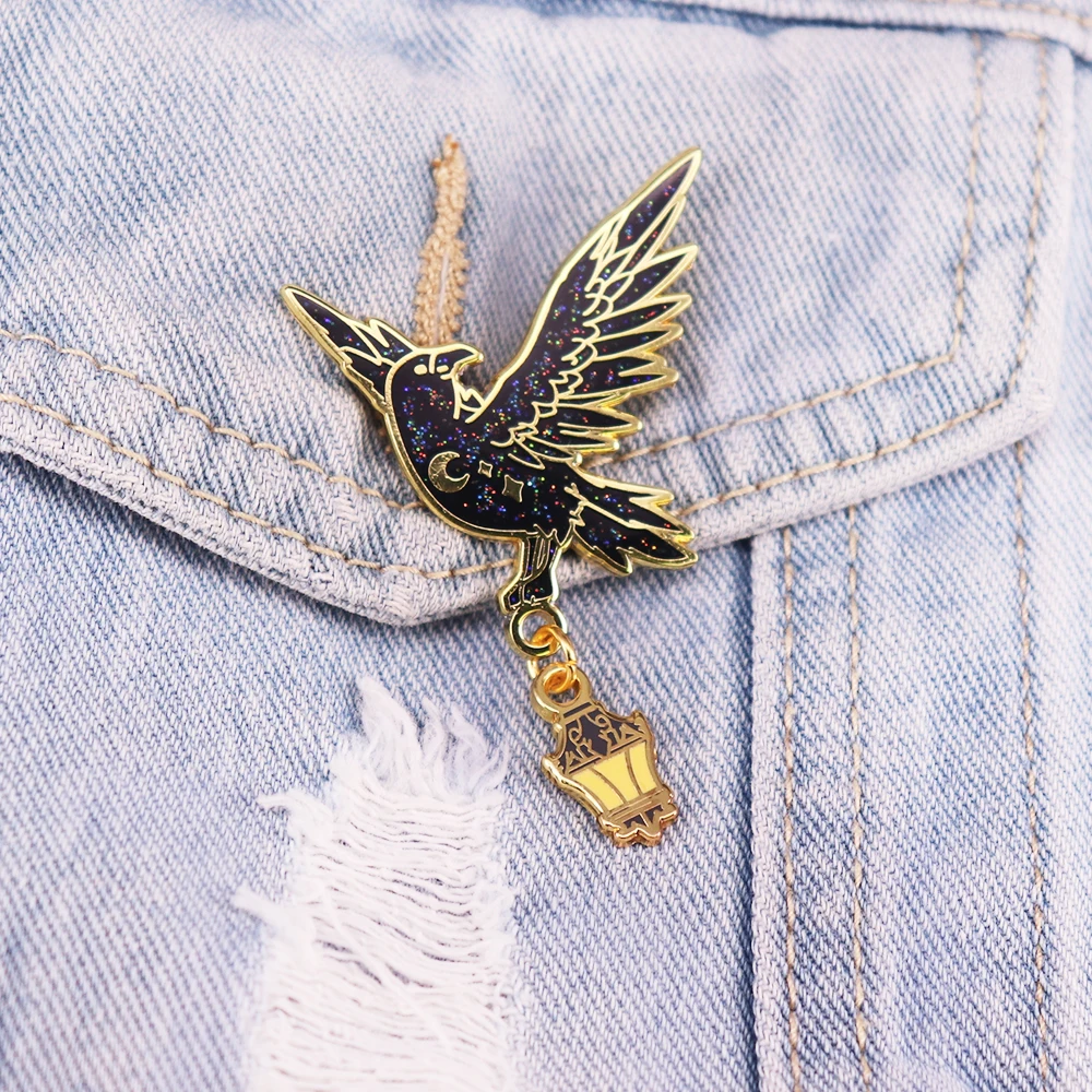 Raven and Lantern Glitter Enamel Pin Starry Crow Badge Black Bird Brooch Fantasy Jewelry Decoration