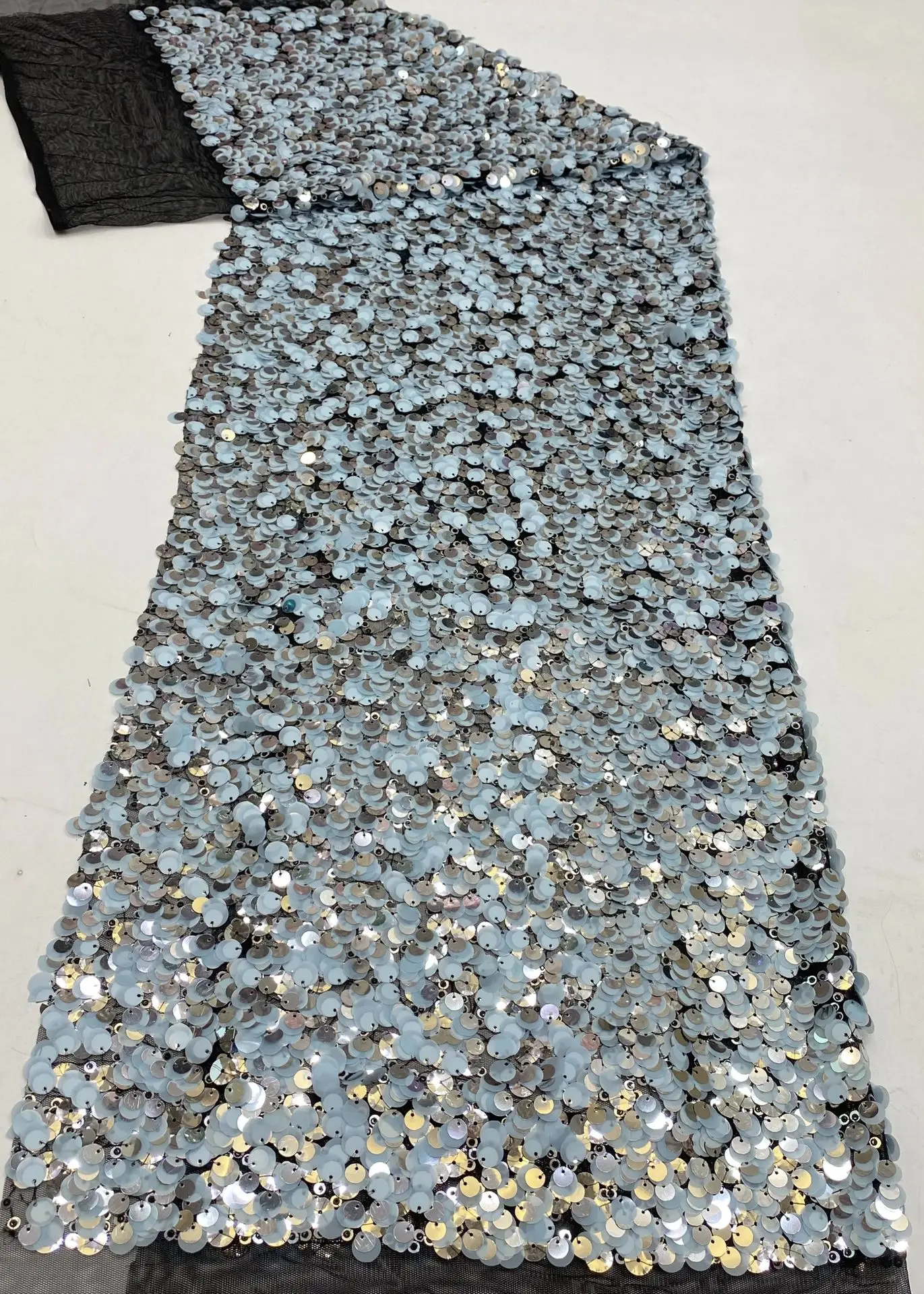 

Heavy-duty 3+5+9+12mm sequin combined embroidered mesh fabric for evening gowns, stage costumes, sequin fabric